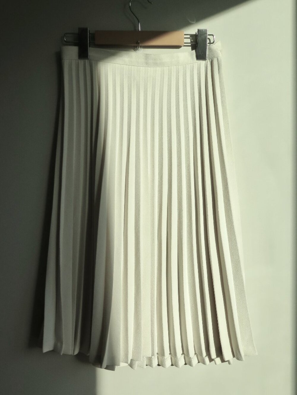 Vintage Faction Cream Pleated Midi Skirt Made in Canada | Minimalist
